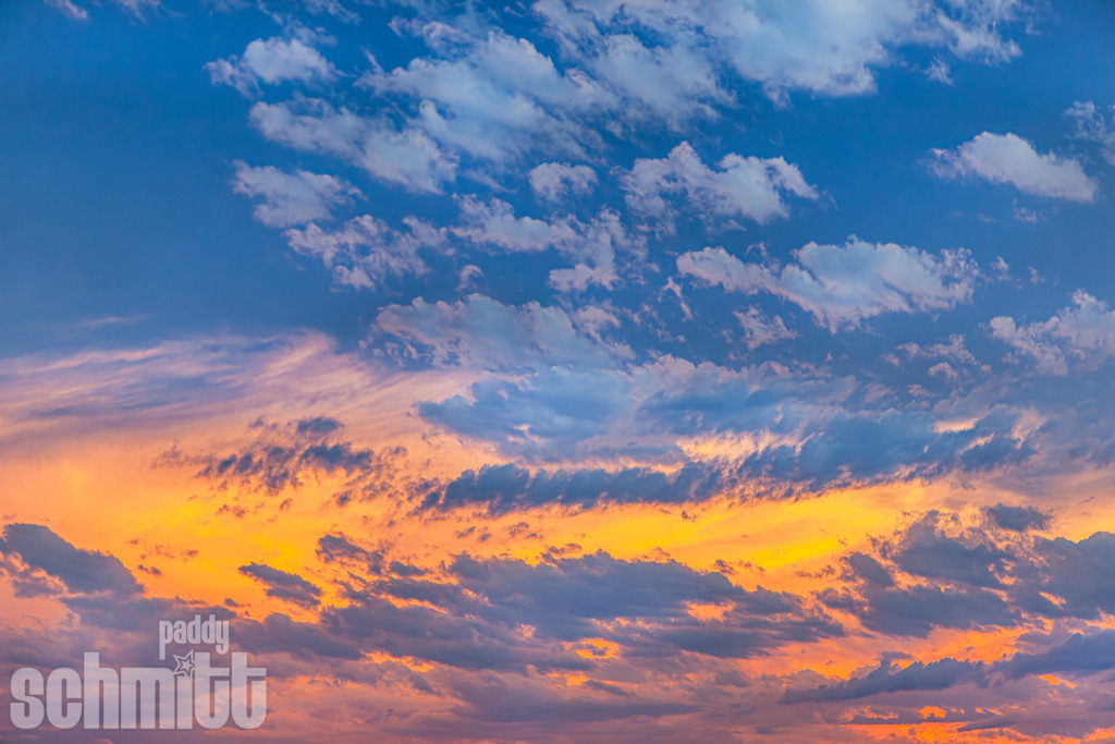 PS-Wolken-2026-2 | Entdecke die größte Bildgalerie der Region mit Fotografien aus dem Allgäu, der Bodenseeregion, Oberschwaben, dem Donautal und der Schwäbischen Alb. Landschaften, Luftaufnahmen und Reisefotografie als Wandbild und Fotokunst. - Realisiert mit Pictrs.com