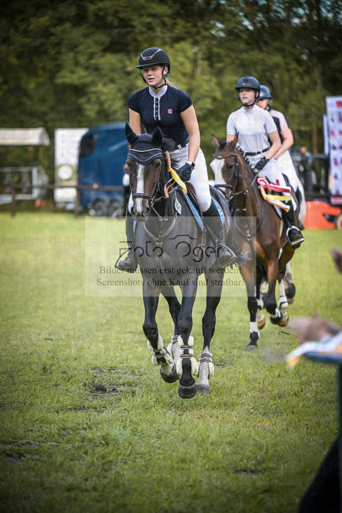 DOS_0020 | Entdecke hochwertige Reitturnierfotos von Foto Oger. Professionell, emotional und authentisch – jetzt Lieblingsmomente im Shop bestellen.Deutschlandweite Turnierfotografie. - Realisiert mit Pictrs.com