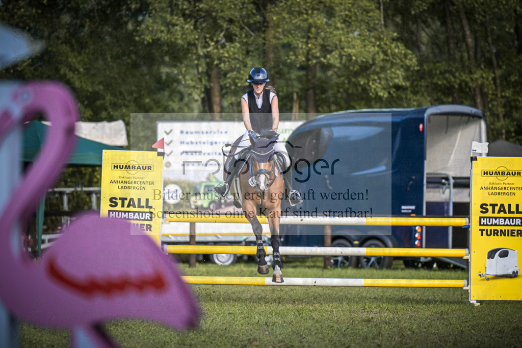 DOS_1097 | Entdecke hochwertige Reitturnierfotos von Foto Oger. Professionell, emotional und authentisch – jetzt Lieblingsmomente im Shop bestellen.Deutschlandweite Turnierfotografie. - Realisiert mit Pictrs.com
