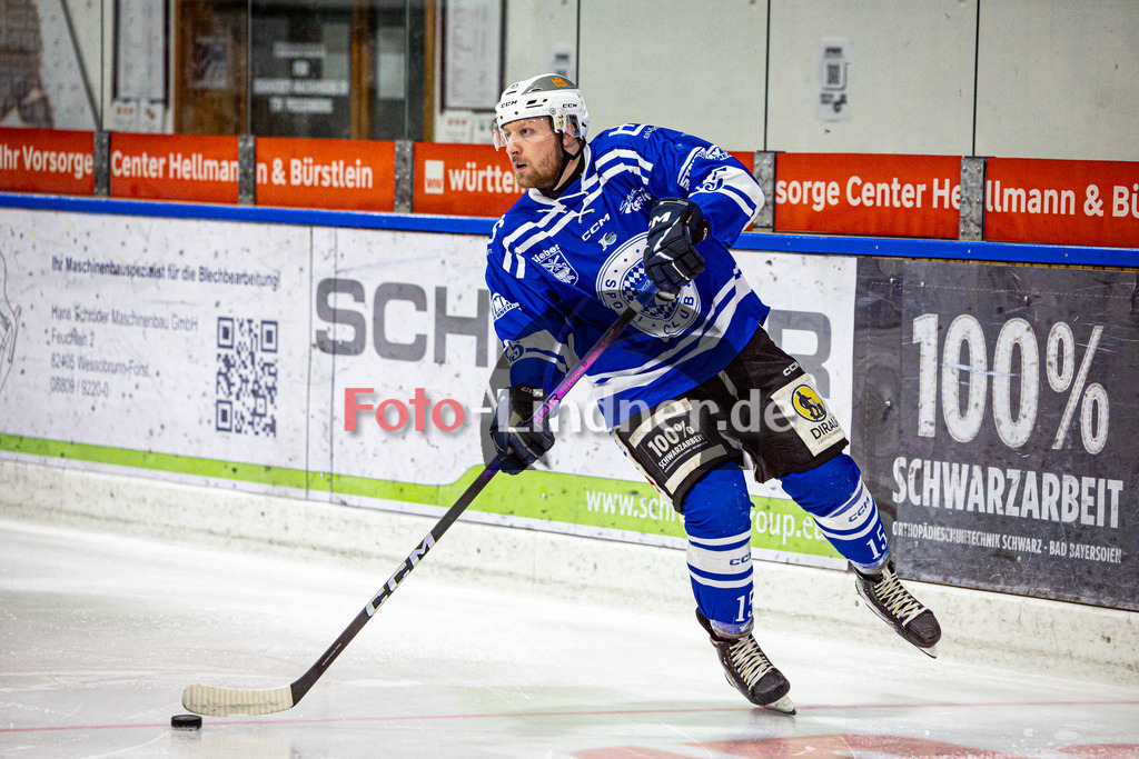 SC Forst NATURE BOYS gegen ESC Hassfurt HAWKS | Eishockey Landesliga Herren Playoffs 2024/25 - Spiel 2 von 4, SC Forst NATURE BOYS gegen ESC Hassfurt HAWKS, 20250222,Tobias DIETZ (Nature Boyz 15) in Aktion, Freisteller,2025-02-22 in Peißenberg (Eisstadion Peißenberg)Tobias DIETZ (Nature Boyz 15)Copyright: WolfgangxLindner foto-lindner.de
