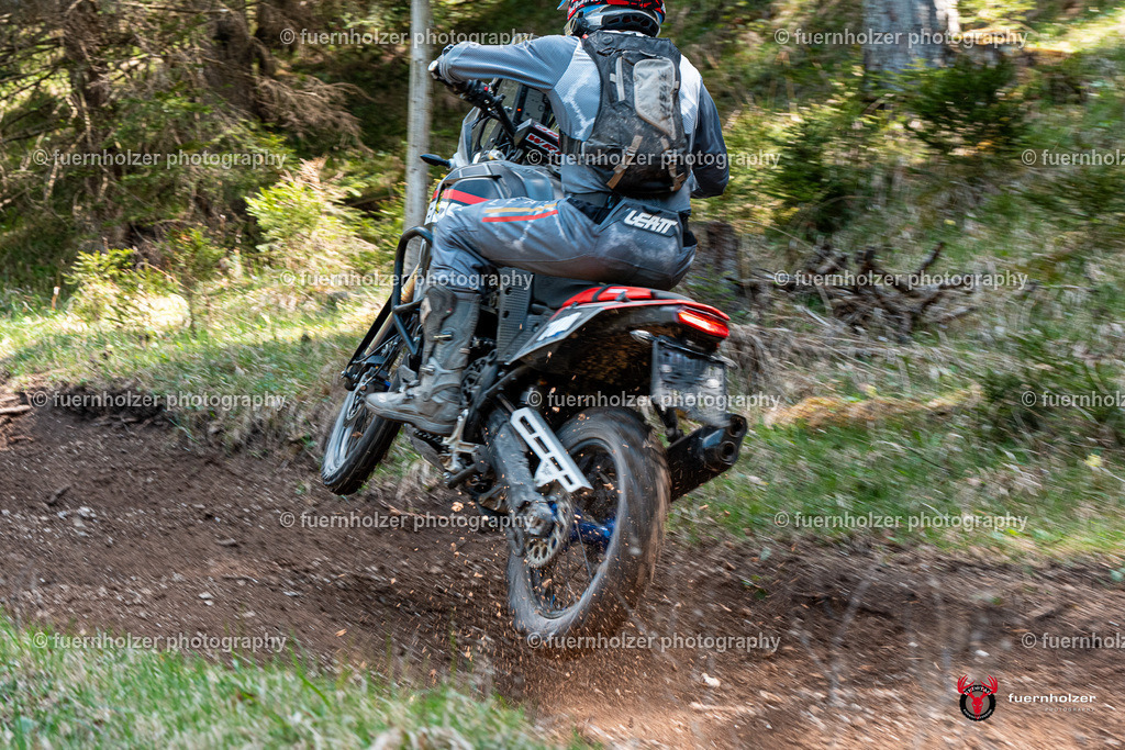 fuernholzer_250501-C2-461 | Fotografische Impressionen von der Red Stag Enduro Extreme by fuernholzer-photography.com. Endurosport in Österreich fotografisch festgehalten von fuernholzer. Auftragsfotografie für Private, Gewerbefotos und Industriefotografie. Eventfotografie, Sportfotografie und Motorsportfotografie. Anbieter von Fotoworkshops, Fototraining, fotografischen Vorträgen und Fotoseminaren.