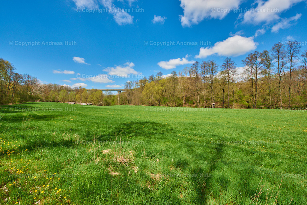 Blick aus dem Triebischtal auf die neue Autobahn-Triebischtalbrücke 01 | Bedeutsame Landschaften Deutschlands - Realisiert mit Pictrs.com
