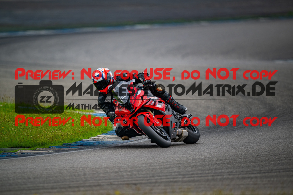 MaZZes_FotoMatrix_240702_6007705_8851 | ROT