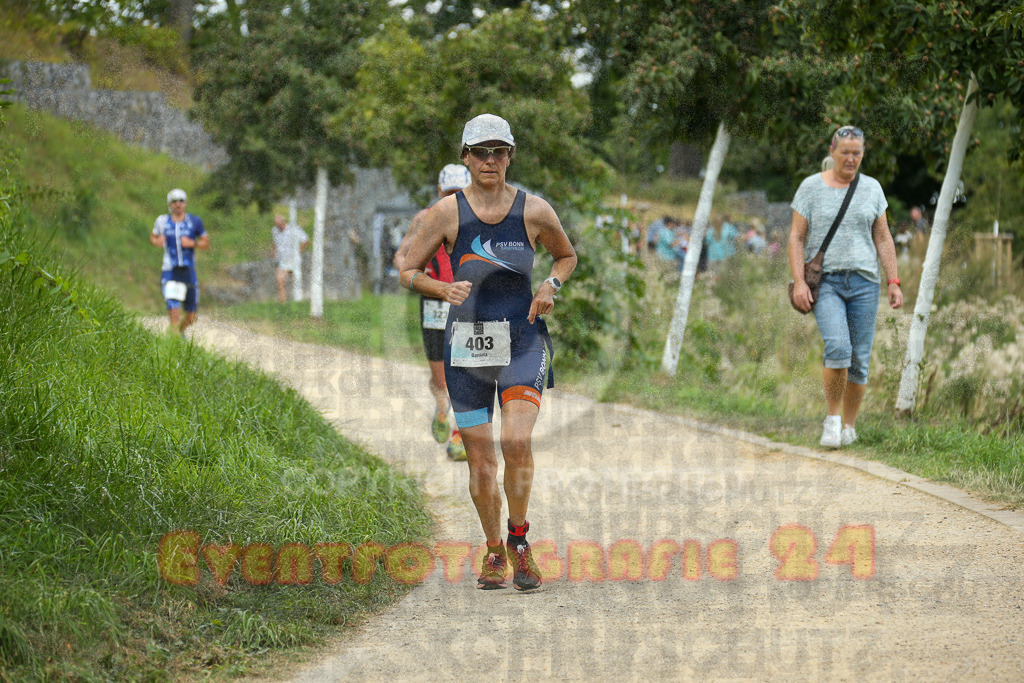250824_1348_EX1_3744 | Sportfotografie im Rhein-Sieg Kreis, Köln, Bonn, NRW, Rheinland Pfalz, Hessen, etc. Unser Tätigkeitsfeld umfasst den Laufsport vom Volkslauf über den Marathon, Duathlon, Triathon bis zum Ultralauf wie Kölnpfad Ultra oder Schindertrail.