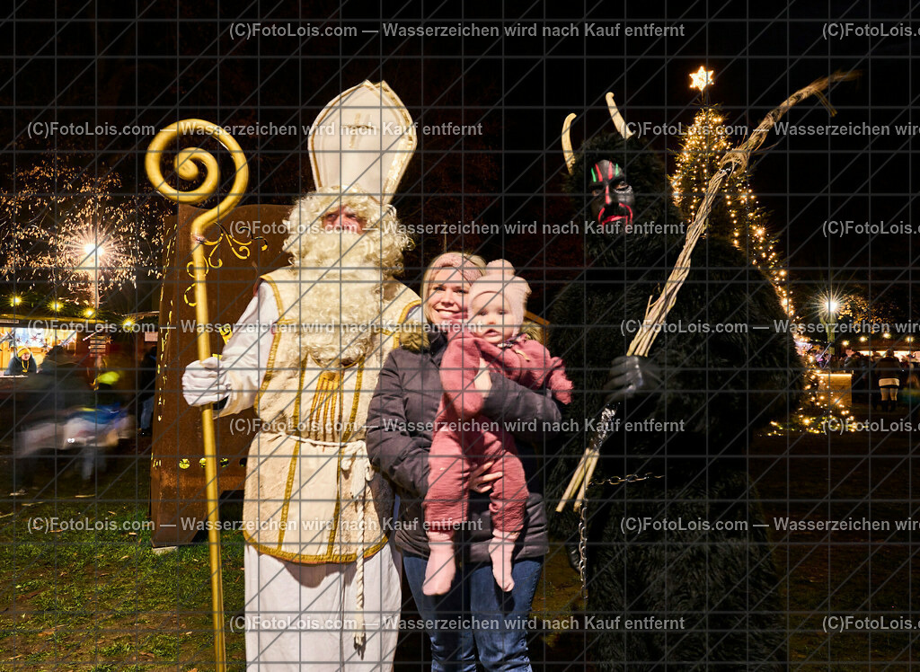 ALP7653_Wieselburger Advent_Nikolaus | (C)FotoLois.com, Alois Spandl, Wieselburger Advent im Schlosspark, Besuch durch den Hl. Nikolaus und seinen Krampussen, Sa 3. Dezember 2022.