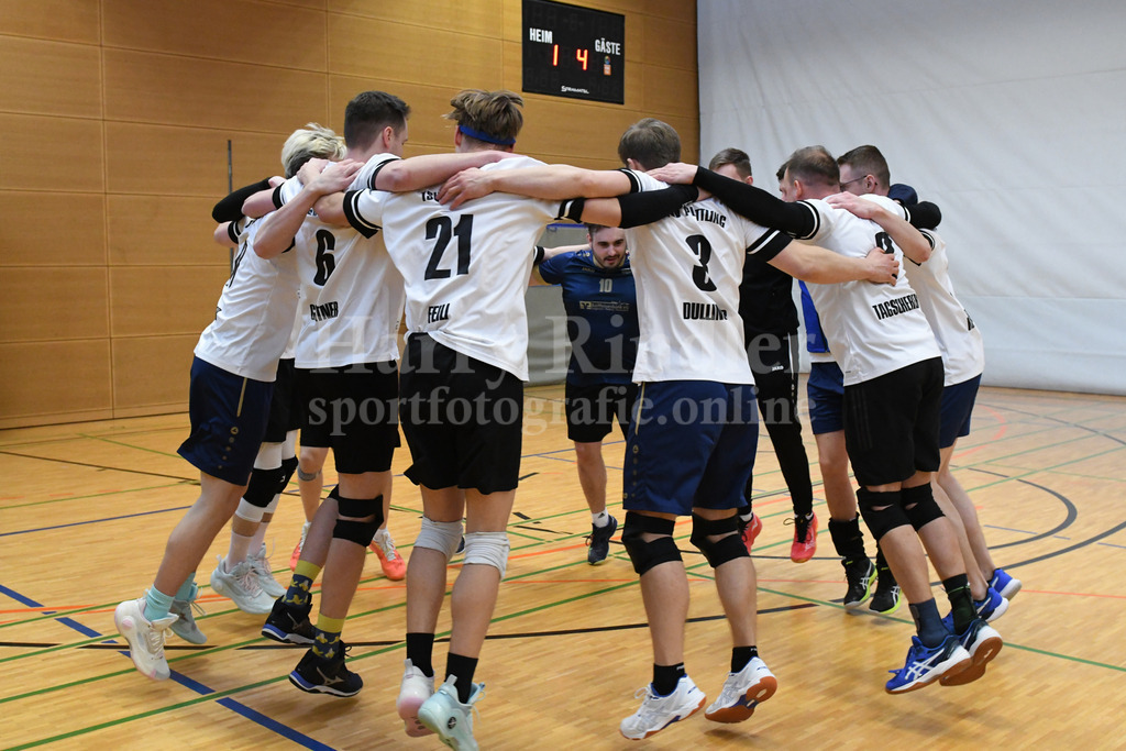 TSV Plattling Volleyball : TSV 1861 Deggendorf II | Ergebnis: 3:2 (21:25,25:22,25:14,24:26,15:7)  - Realisiert mit Pictrs.com