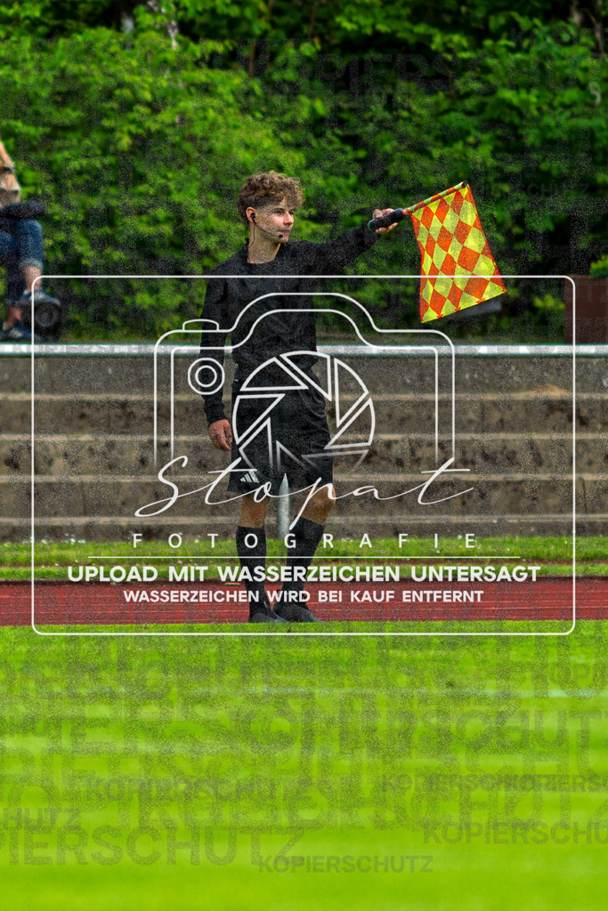Landesliga Herren LG - TV Jahn Schneverdingen vs. MTV Eintracht Celle | Julian Ebel (Schiedsrichterassistent); Landesliga Herren LG - TV Jahn Schneverdingen vs. MTV Eintracht Celle am 06.06.2026 in Osterwaldstadion, Schneverdingen - Realisiert mit Pictrs.com