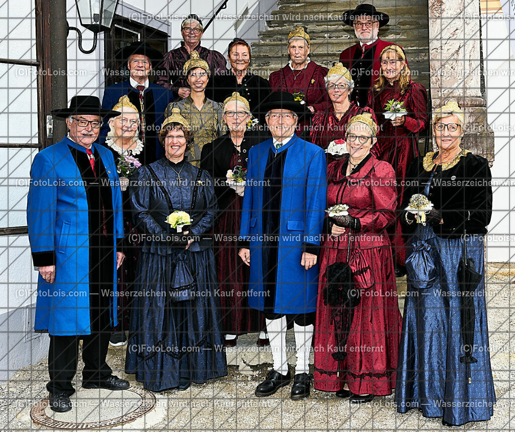 ALP0312_XXXIX_Chopin-Festival_Eroeffnung_Goldhaubengruppe | (C)FotoLois.com, Alois Spandl, XXXIX. internationales CHOPIN-Festival in der Kartause Gaming, Eröffnung des Festivals mit Einmarsch der Goldhaubengruppe Lackenhof mit der Musikkapelle Gaming sowie den Ehrengästen und Eröffnungsansprachen in der Barockbibliothek, Fr 4. August 2023.