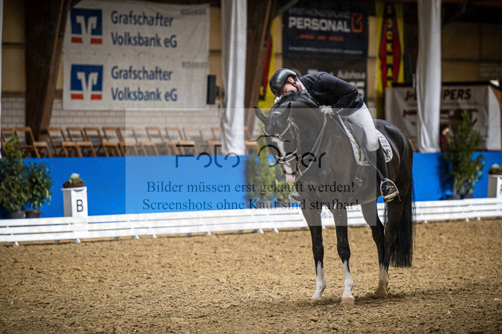 DOS_2648 | Entdecke hochwertige Reitturnierfotos von Foto Oger. Professionell, emotional und authentisch – jetzt Lieblingsmomente im Shop bestellen.Deutschlandweite Turnierfotografie. - Realisiert mit Pictrs.com