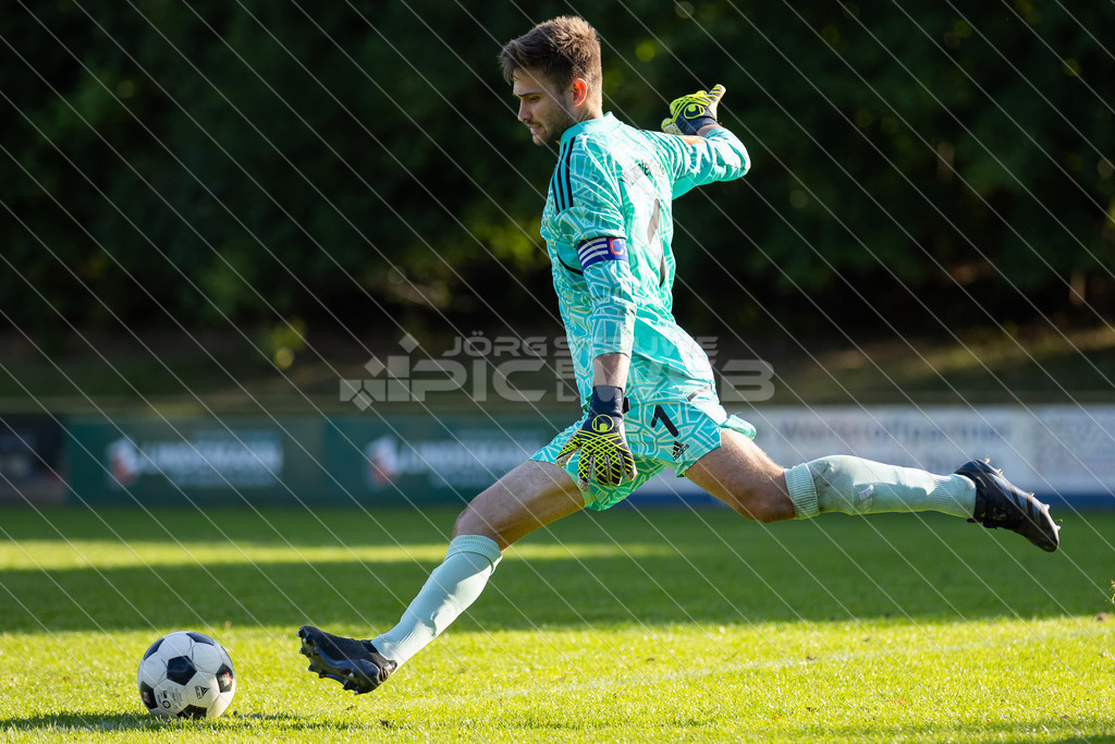 20250928_Picselweb-Fotografie_1R3_2048 | Spielszenen aus dem Spiel VfL Güldenstern Stade - Rotenburger SV. Ergebnis 0:3 - Realisiert mit Pictrs.com