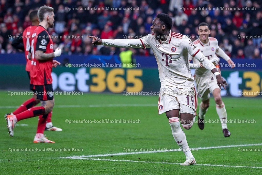 UCL11032502435 | 11.03.2025, Fußball, UEFA Champions League, Bayer 04 Leverkusen - FC Bayern München, Achtelfinale Rückspiel, BayArena, Saison 2024 2025: Torjubel nach dem 2:0 durch Torschütze Alphonso Davies (FC Bayern #19). DFB regulations prohibit any use of photographs as image sequences and or quasi-video.