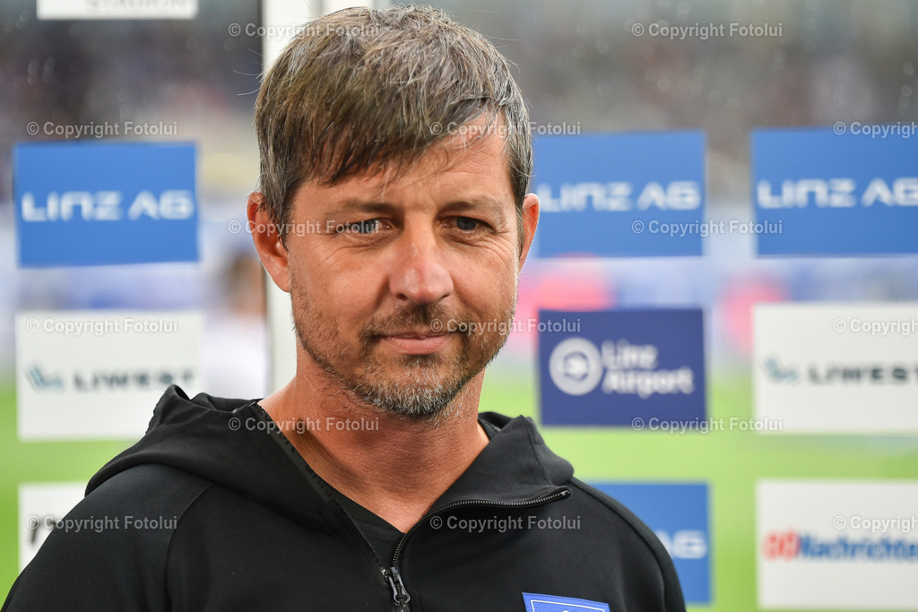 A_LUI_20230806_0011 | SPORT FUSSBALL ADMIRAL BUNDESLIGA  2023/24
FC BLAU WEIß LINZ VS TSV EGGER GLAS HARTBERG
IM BILD: Trainer Gerald Scheiblehner (FC Blau Weiß Linz)
FOTO:FOTOLUI/UW