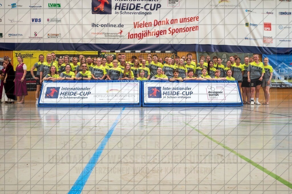 IHC 2026 - TSV Hannover-Burgdorf vs. HC Hamburg | Helferteam des TV Jahn; IHC 2026 - TSV Hannover-Burgdorf vs. HC Hamburg am 09.08.26 in Sporthalle KGS, Schneverdingen - Realisiert mit Pictrs.com