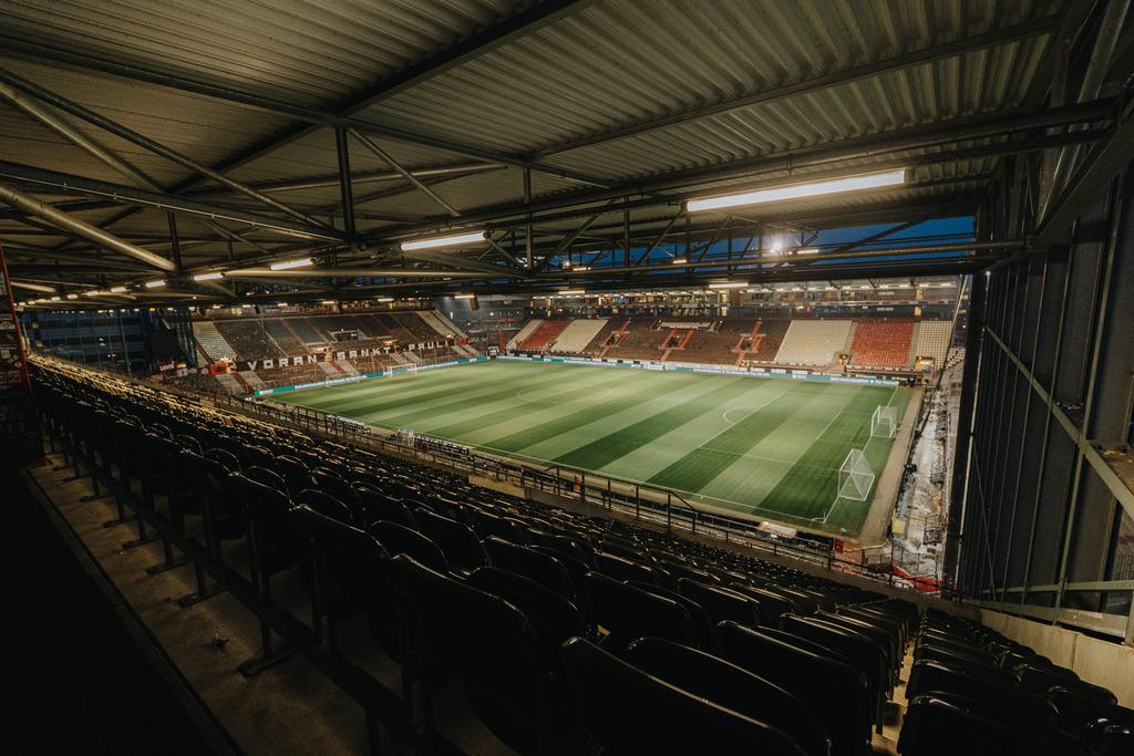 HEV06625 | Der offizielle Shop für FC St. Pauli Fotos. Wähle aus Spielszenen & Fanmomenten dein FCSP Wunschformat. Wir liefern Millerntor-Atmosphäre.