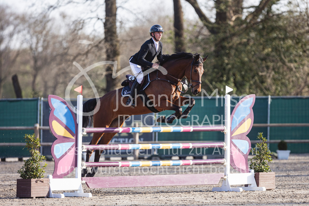250408_Mühlen_SprPf-M-539 | Deine schönsten Turniermomente als professionelle Fotos! Entdecke hochwertige Pferdesport-Fotografie im Online-Shop. Jetzt Fotos finden & bestellen!