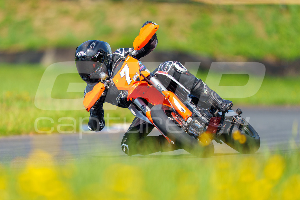G-Cup + Supermoto Staatsmeisterschaft + Hungarian Supermoto Championship | GRIPcapture steht für authentische Sportfotografie in Österreich – für Momente, die mehr sind als Geschwindigkeit oder Ergebnis. Es geht um Emotion, Spannung, Fokus und den Augenblick, der oft nur einen Wimpernschlag dauert.Ob Motorsport, Teamsport oder 