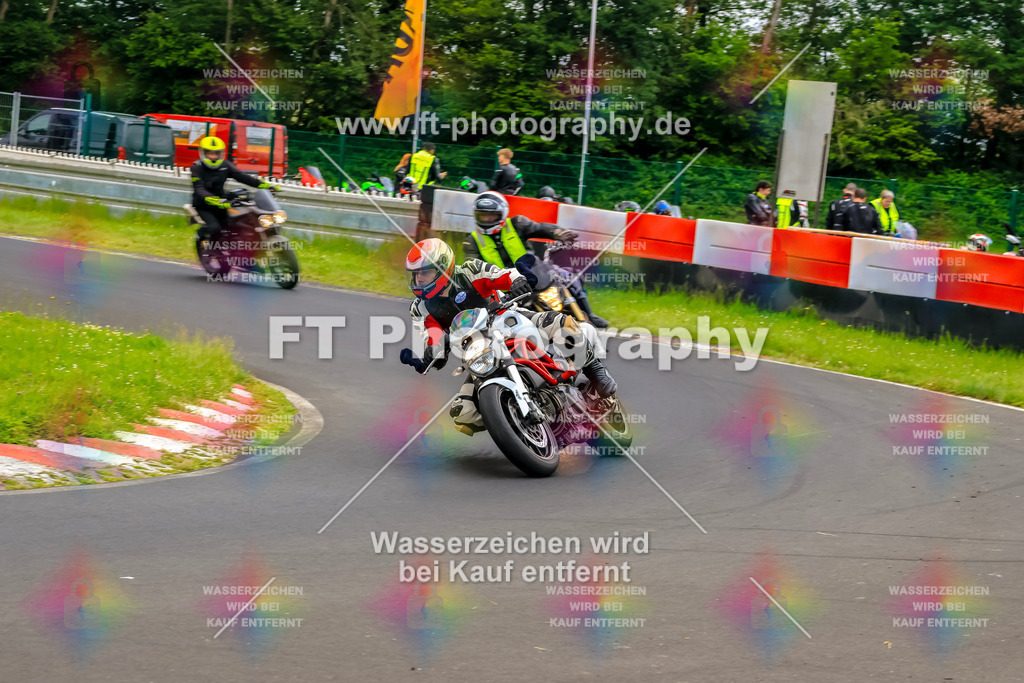 VBK-7426 | Hier findet Ihr Bilder von Touristenfahrten auf der Nürburgring Nordschleife oder von anderen Veranstaltungen die ich besucht habe. Viel Spass beim Durch Schauen 
