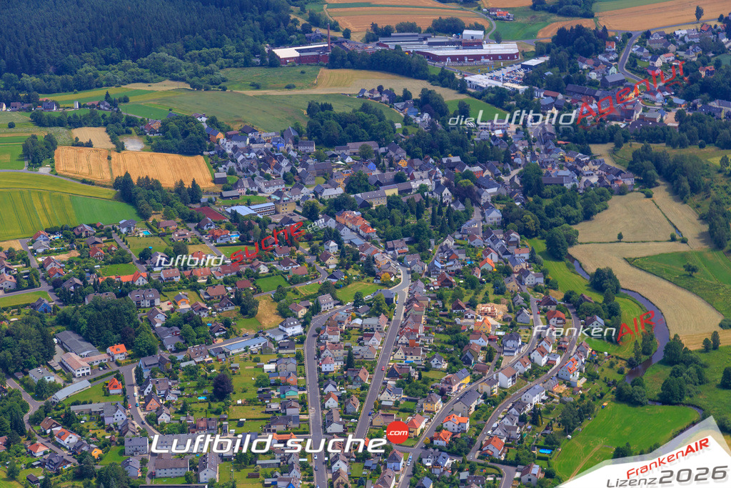 Die Luftaufnahme der Stadt Roeslau wurde vom UL-Flugzeug heraus erstellt ( keine Drohne )- hohe Auflösung für beste Qualität