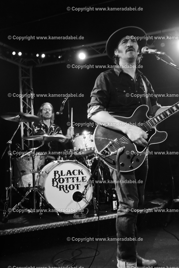 Konzert : Black Bottle Riot am 14.11.2025 im Rare Guitar in Münster | Konzert : Black Bottle Riot am 14.11.2025 im Rare Guitar in Münster - Realisiert mit Pictrs.com