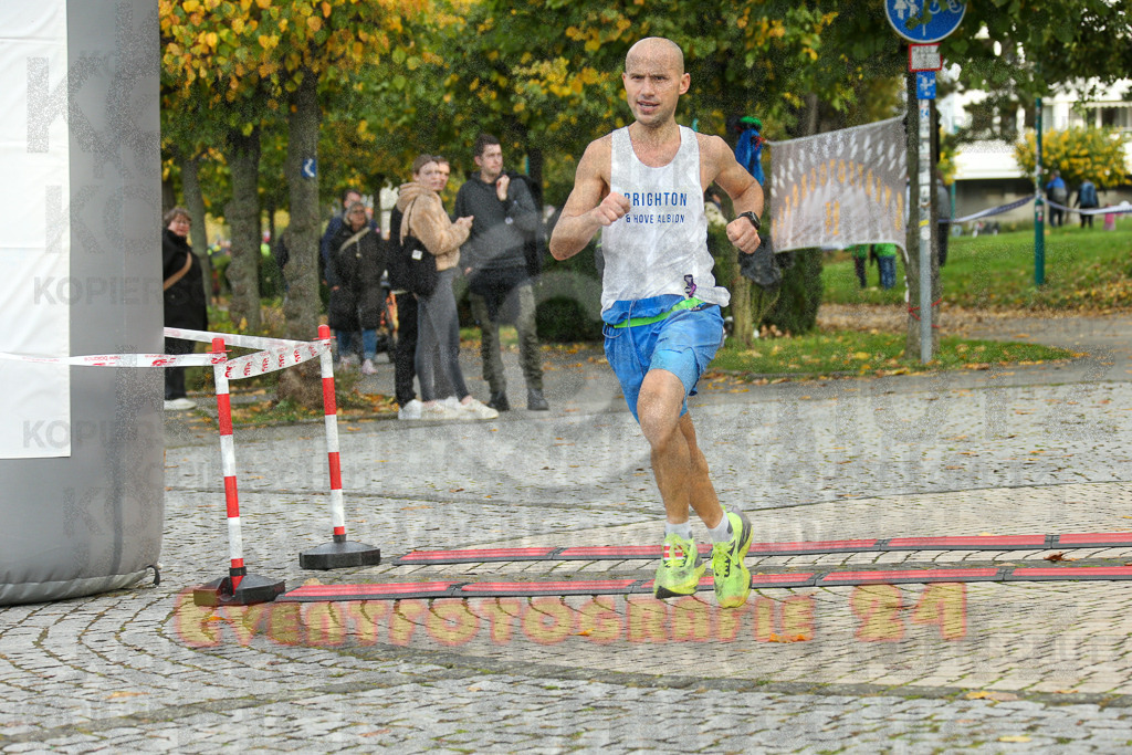 241020_0959_EX1_7356 | Sportfotografie im Rhein-Sieg Kreis, Köln, Bonn, NRW, Rheinland Pfalz, Hessen, etc. Unser Tätigkeitsfeld umfasst den Laufsport vom Volkslauf über den Marathon, Duathlon, Triathon bis zum Ultralauf wie Kölnpfad Ultra oder Schindertrail.
