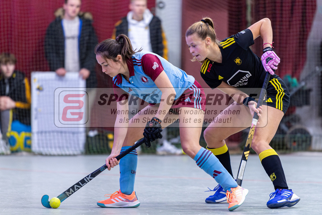 SM_2025-01-12_wD5_-123 | 1.Bundesliga Hallenhockey  (W) UHC - HTHC / 2:3 (2:1)
