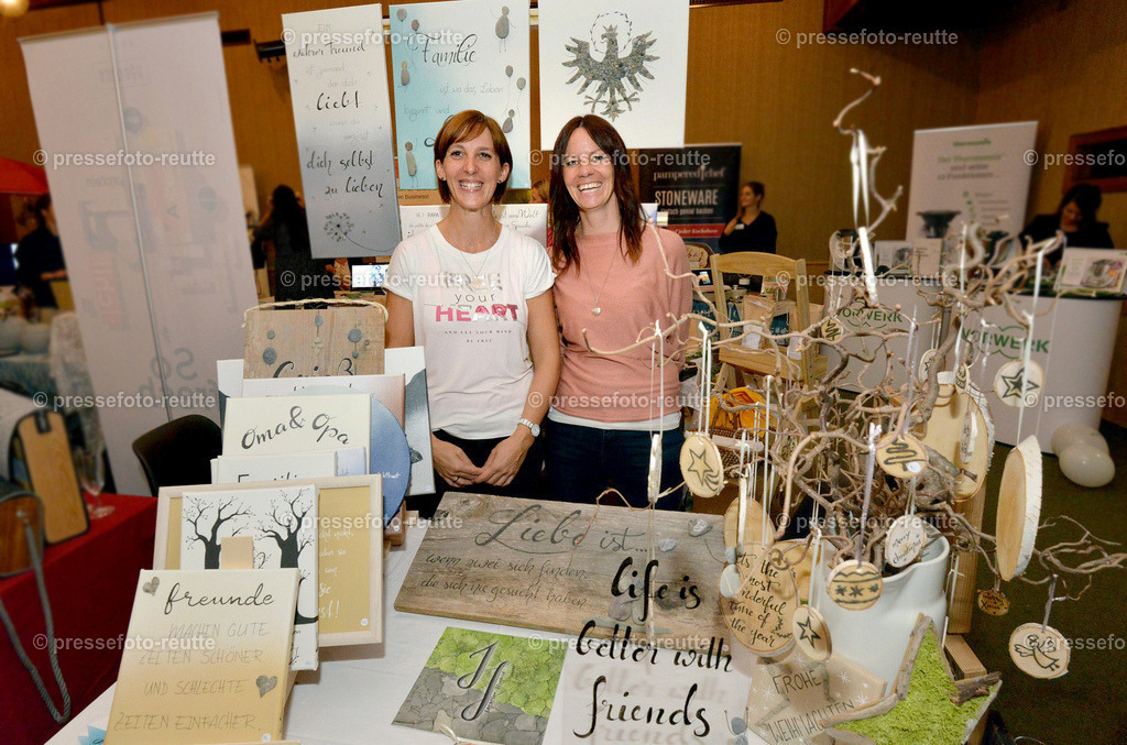 22-news-2022-Okt16-Frauenmesse-WB-STOANBILD-WTV_4994 | Info aus dem Bezirk Reutte/Ausserfern Tirol sowie eine umfangreiche Bilddatenbank über die gesamte Region: Lechtal, Talkessel Reutte, Tannheimertal, Zwischentoren. Lech, Plansee, Zugspitze, Grenztunnel, B179, Fernpassstraße, Verkehr, Lawinen, Tradition, - Realisiert mit Pictrs.com