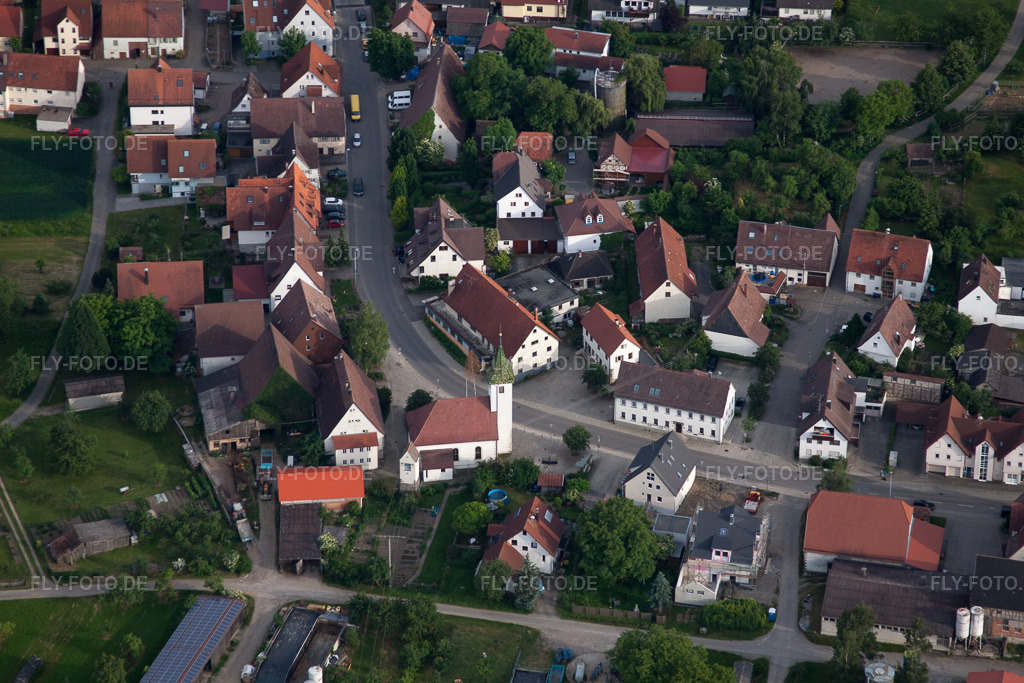 Luftbild: Jakobuskirche im Ortsteil Haslach in Herrenberg im Bundesland Baden-Württemberg in Deutschland. – Foto: IMG_66869.jpg vom 07.06.2014 durch Werner Riehm/FLY-FOTO.de – Auflösung des Originals: 4752 x 3168 px