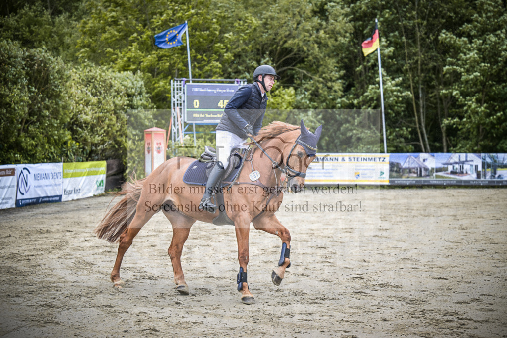 DOS_3770 | Entdecke hochwertige Reitturnierfotos von Foto Oger. Professionell, emotional und authentisch – jetzt Lieblingsmomente im Shop bestellen.Deutschlandweite Turnierfotografie. - Realisiert mit Pictrs.com