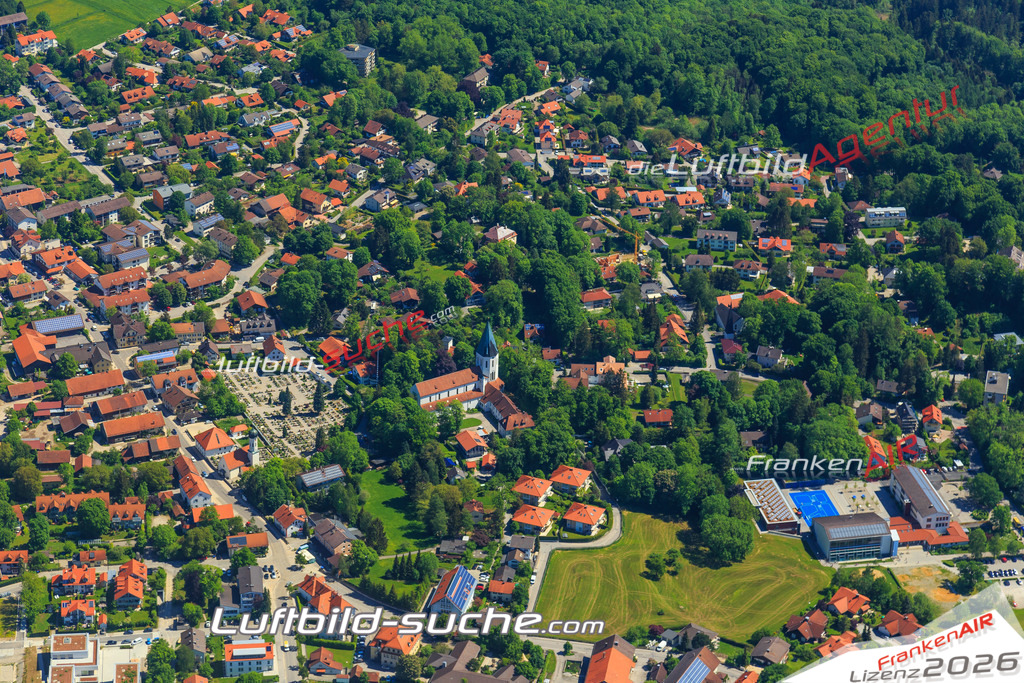 Luftbild von  Poecking - Luftaufnahme wurde 2015 von https://frankenair.de mittels Flugzeug (keine Drohne) erstellt - die Geschenkidee