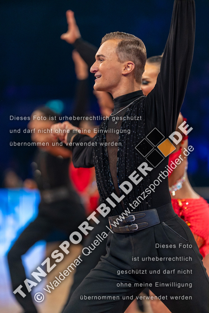 20231111-00866 | Hier finden Sie Tanz Bilder vom Latein und Standard Formationen tanzen. Sportbilder vom Tanzsport. Schöne Fotos und von Weltmeisterschaft, Europameisterschaft, Bundesliga, Regionalliga, Oberliga und Landesliga sowie von GOC Stuttgart, DanceComp, WM Bremen