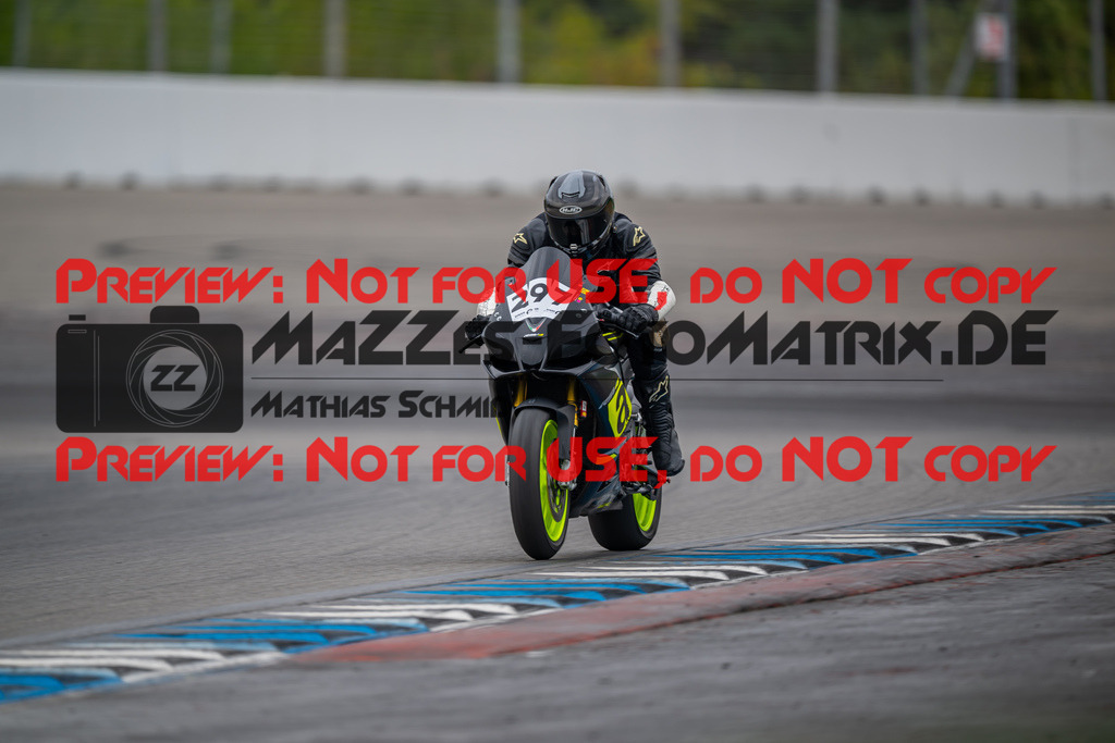 MaZZes-Fotomatrix-20260809-576578 | R1
