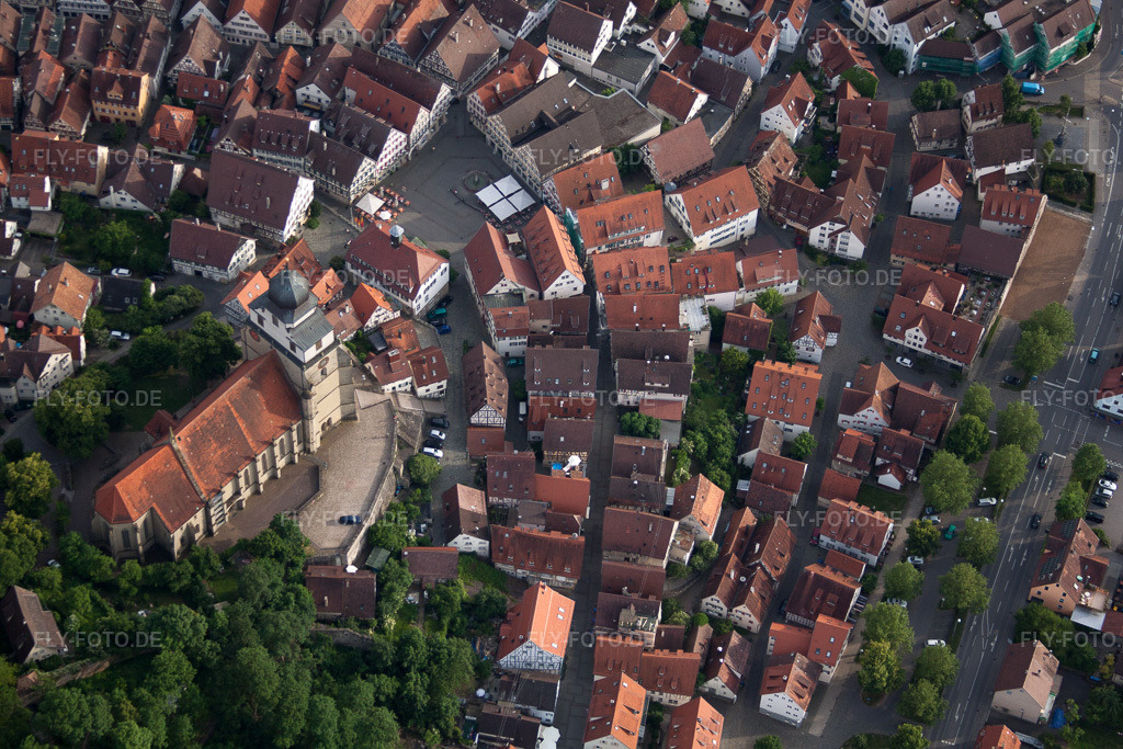 Luftbild: Rathausgass unter der Stiftskirche in Herrenberg im Bundesland Baden-Württemberg in Deutschland.Foto: IMG_66909.jpg vom 07.06.2014 durch Werner Riehm/FLY-FOTO.deAuflösung des Originals: 4752 x 3168 px
