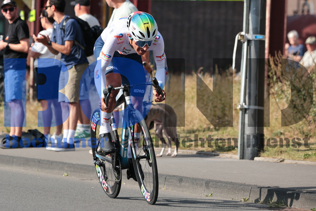 SES_DEUTOU20250820-70 | bond - Realisiert mit Pictrs.com