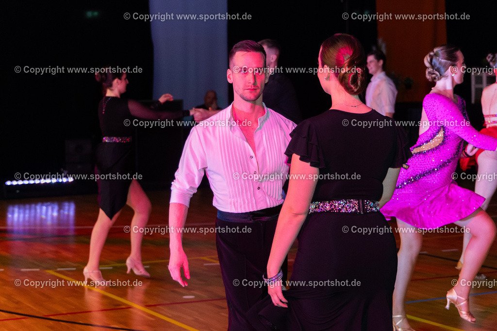 AR6_0364 | Rund um das Thema Sport-Event-Fotografie & individuelle Teilnehmerfotos. Jeder Teilnehmer wird fotografiert.