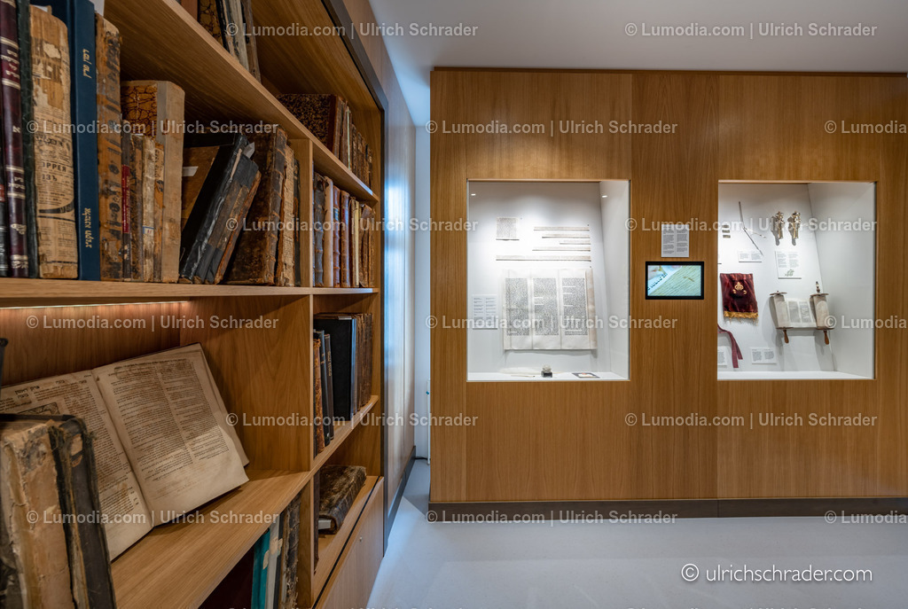 _ulrichschrader.com-231 | Stockfoto und Bilderpool mit Bildmaterial aus Deutschland, dem Harz, Halberstadt, Quedlinburg, Wernigerode und weltweit. Qualitativ hochwertige und professionelle Fotos anschauen und kaufen. - Realisiert mit Pictrs.com