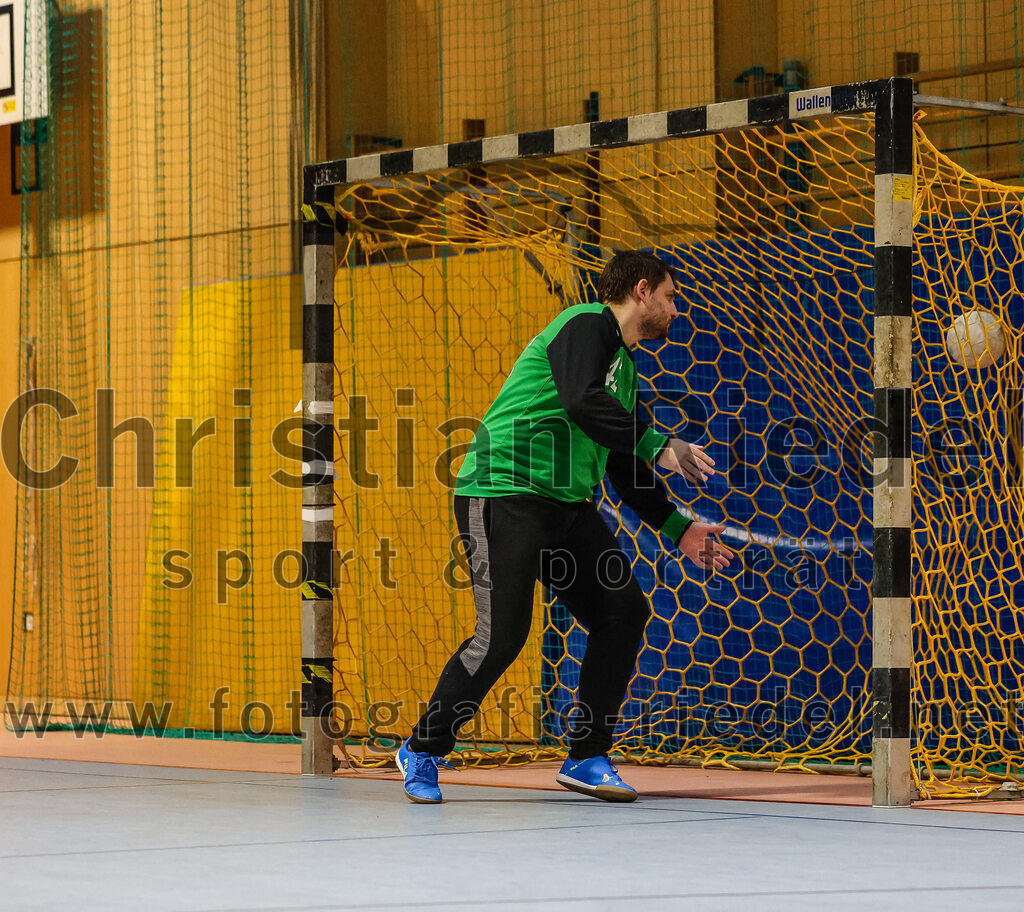 2024-10-20_065_SpVgg_Altenerding_II_gegen_TSV_Taufkirchen-Vils | Erding, Deutschland, 20.10.2024:Handball, Bezirksliga Männer Ost 2024 / 2025, 3. Spieltag, SpVgg Altenerding II gegen TSV Taufkirchen/Vils, Endergebnis: 15:20Torwart Florian Lehner (TSV Taufkirchen/Vils, #42)Foto: Christian Riedel / fotografie-riedel.net