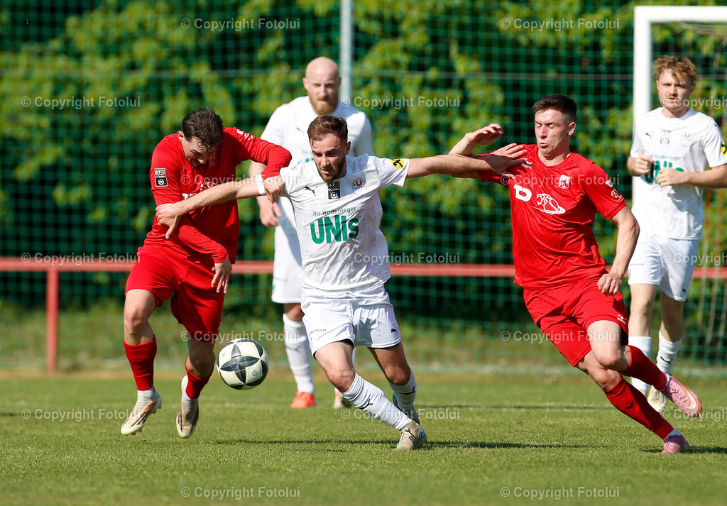 A_LUI_090526_14 | SPORT FUSSBALL LT1 OOE LIGA ASKOE OEDT 1B -UNION GSCHWAND 09.052026 IM BILD: FLORIAN AIGNER UND SALKO MUJANOVIC (OEDT 1B) UND SELMAN NEZIRI  (GSCHWAND) FOTO: FOTOLUI