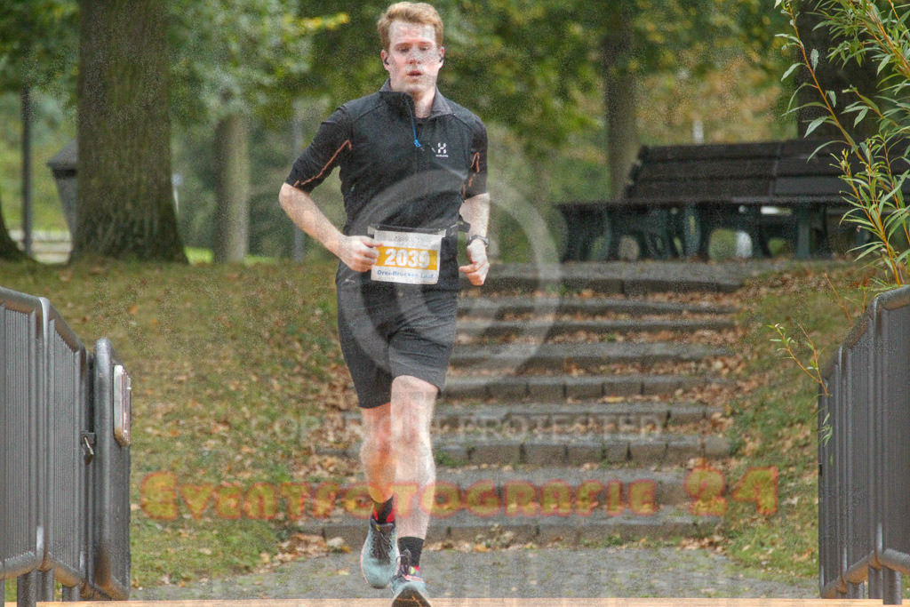 231015_1101_EV4_1875 | Sportfotografie im Rhein-Sieg Kreis, Köln, Bonn, NRW, Rheinland Pfalz, Hessen, etc. Unser Tätigkeitsfeld umfasst den Laufsport vom Volkslauf über den Marathon, Duathlon, Triathon bis zum Ultralauf wie Kölnpfad Ultra oder Schindertrail.