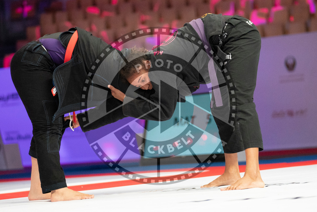 20231109PBB6884 | Fighters compete during the AJP World Professional Championship in the Mubadala Arena in Abu Dhabi, Arab United Emirates, on November 9, 2023.