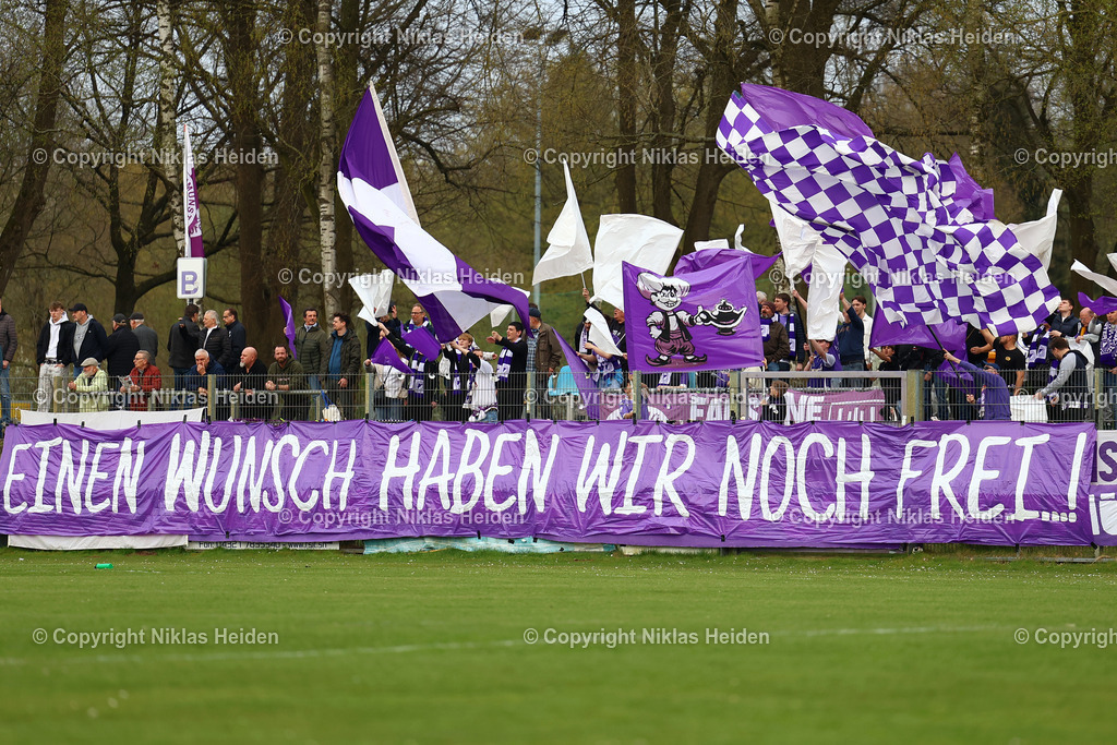 NH_VfRNeumuenster_PSVNeumuenster_FlensOberliga_15042026 | Die Fans des VfR Neumünster zeigten eine Choreo.Fußball I Herren I Flens Oberliga I Saison 2025-2026  I 19. Spieltag I VfR Neumünster - PSV Union Neumünster I 15.04.2026 I VfR Stadion HSP (Grümmi Arena)