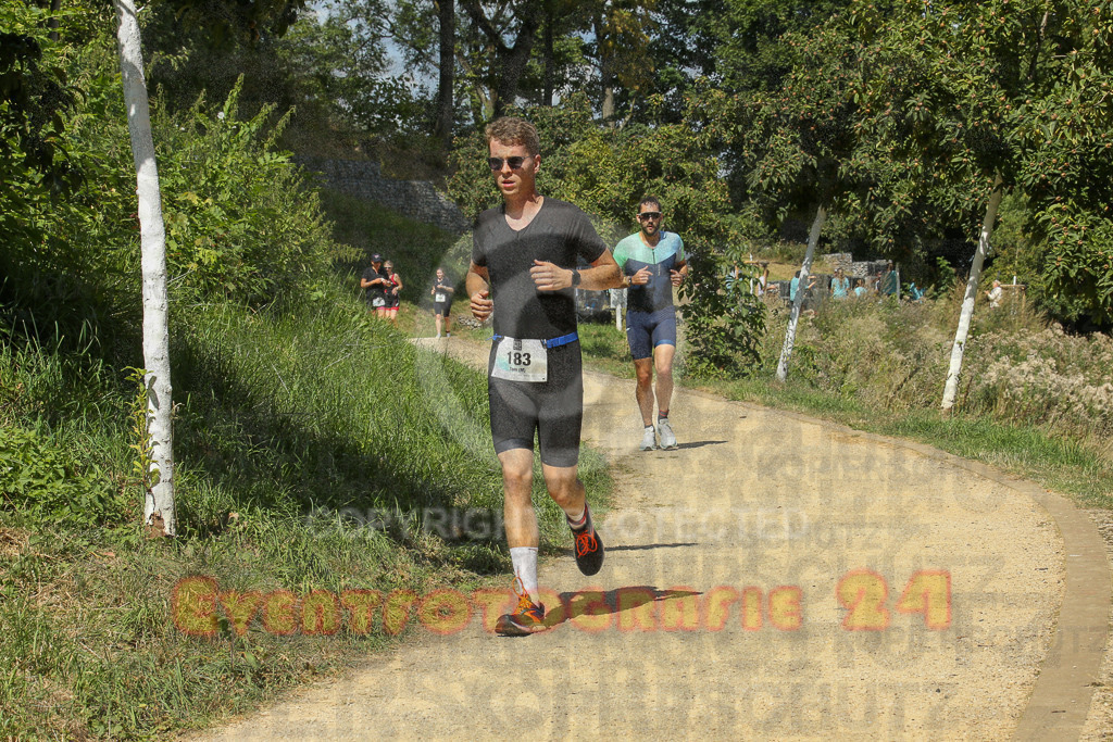 250824_1234_EX1_9793 | Sportfotografie im Rhein-Sieg Kreis, Köln, Bonn, NRW, Rheinland Pfalz, Hessen, etc. Unser Tätigkeitsfeld umfasst den Laufsport vom Volkslauf über den Marathon, Duathlon, Triathon bis zum Ultralauf wie Kölnpfad Ultra oder Schindertrail.