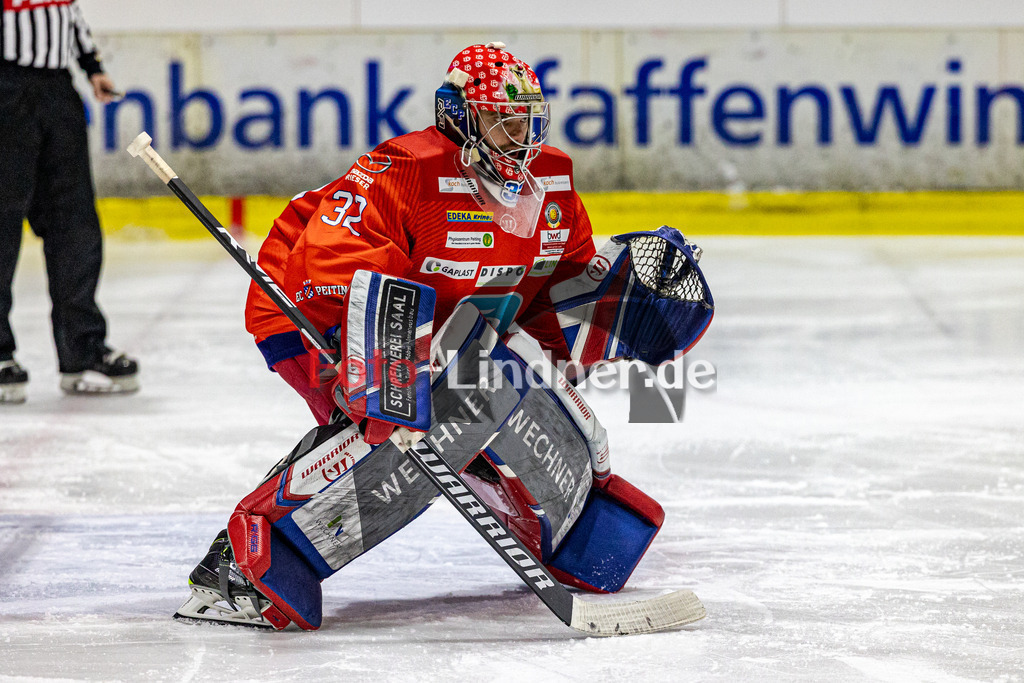 EC Peiting vs Bayreuth Tigers | Eishockey Oberliga Süd 2023/2024, EC Peiting vs Bayreuth Tigers, 20231112,
Andreas MAGG (ECP Goali 32) in Aktion,
2023-11-12 in Peiting (Eisstadion)
32 Andreas MAGG (ECP Goali 32)
Copyright: WolfgangxLindner foto-lindner.de