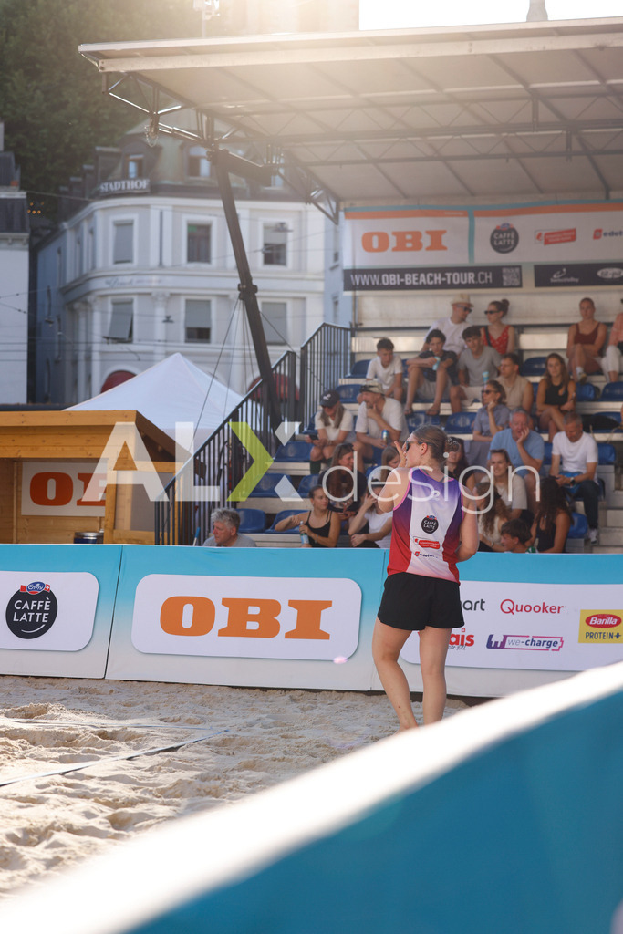 Obi BeachTour 2026 - Basel | BASEL, SWITZERLAND - JULY 17: JASMIN SCHWAB (SUI) serve during the Obi BeachTour 2026 match between BOSSART / ABBÜHL (SUI) and KLUSER / SCHWAB (SUI) at Barfüsserplatz on July 17, 2026 in Basel, Switzerland. - Realisiert mit Pictrs.com