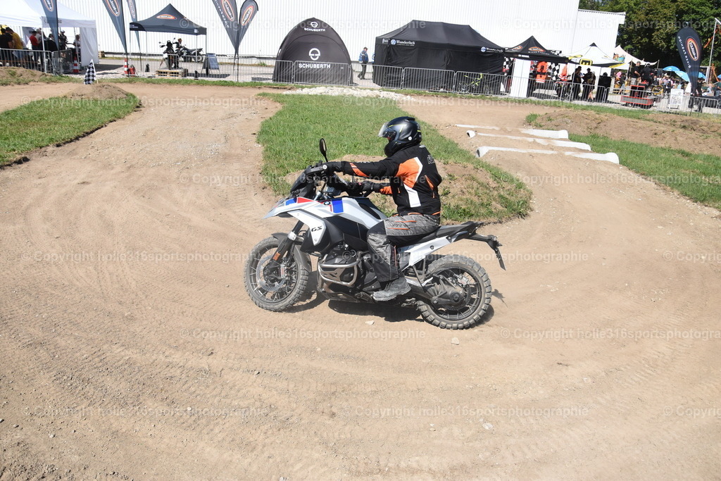 DSC_0126 | Sportfotografie , Motorsport, Motoross, Reitsport, Mointainbike, Enduro,
Landschaft , Outdoor, Eventfotografie, Landschaft, Bilder online bestellen - Realisiert mit Pictrs.com
