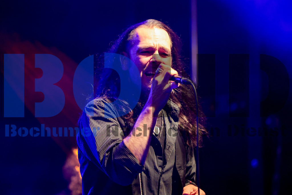 Purple Rising  {date} -  | {headline}(Foto: Sebastian Sendlak / BOND) - Realisiert mit Pictrs.com