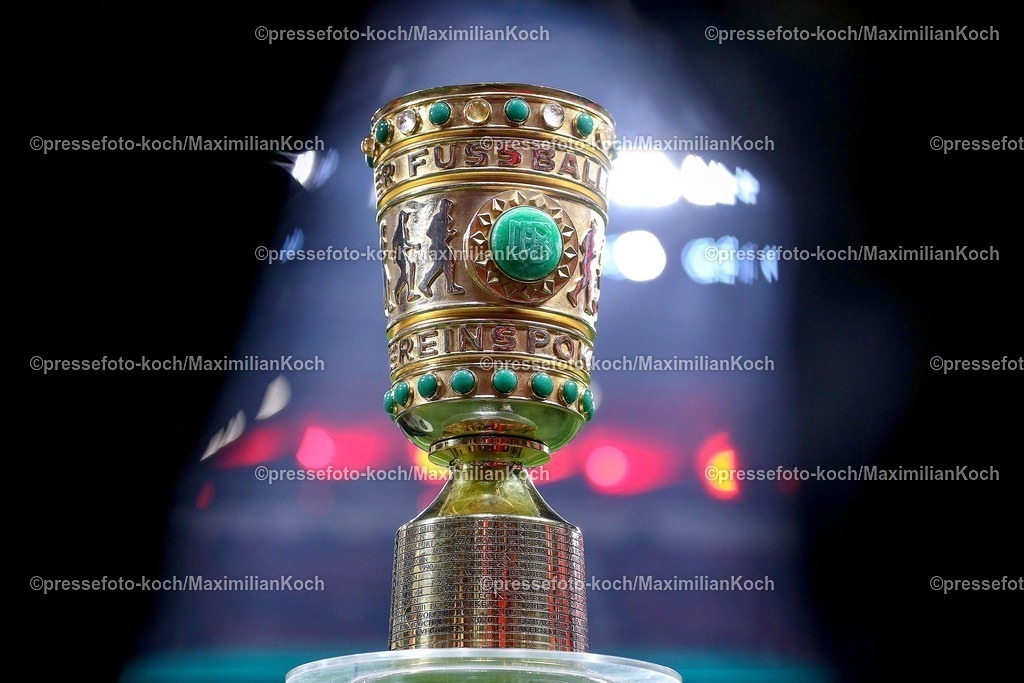 DFB05022502157 | 05.02.2025, Fußball, DFB-Pokal Viertelfinale, Bayer 04 Leverkusen - 1.FC Köln, BayArena, Saison 2024 2025: Der Pokal in NahaufnahmeDFB regulations prohibit any use of photographs as image sequences and or quasi-video.