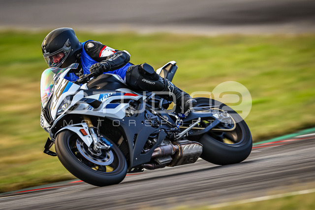 0988-240831_EL-024_988 | Deine Full-Service-Agentur für ✔️Videoproduktionen und ✔️Motorsportfotografie Jetzt Angebot anfragen!