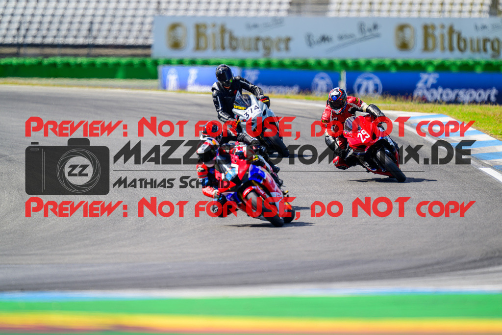 MaZZes_FotoMatrix_240615_6007705_4528 | ROT