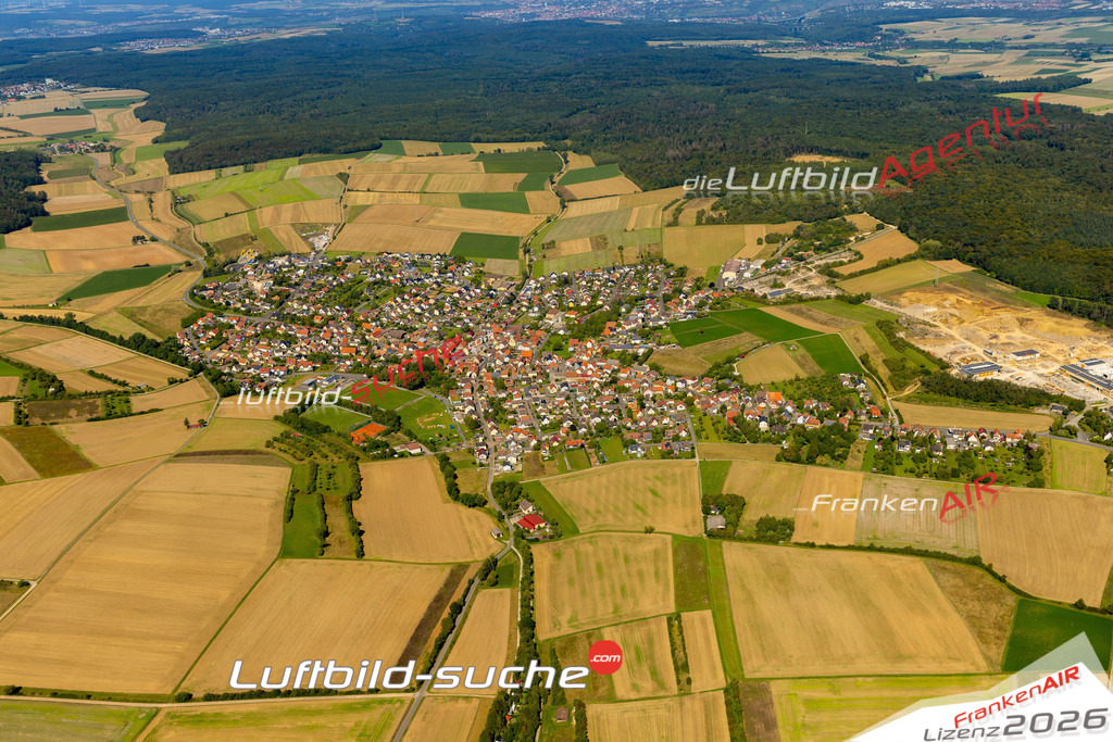 Das Luftbild zeigt :  Kleinrinderfeld - Die Luftaufnahme wurde 2023 vom UL-Flugzeug aus erstellt ( keine Drohne ) - Hochauflösende Luftaufnahme - Für grossformatige Ausdrucke geeignet. Die Geschenkidee !Mit Lizenz und Bildrechte bestellbar
