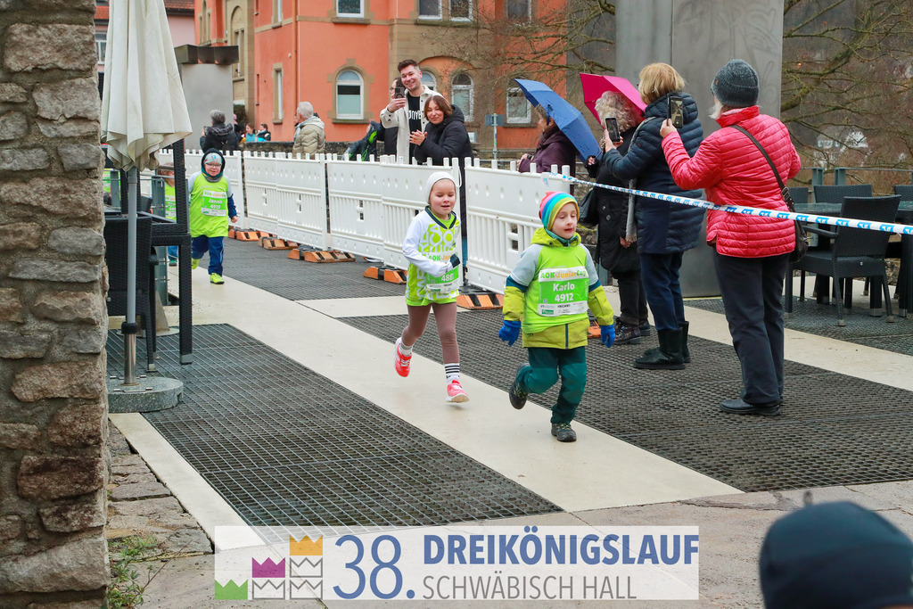400m AOK Junior Cup | 3 Koenigslauf 2024 400m AOK Junior Cup - Realisiert mit Pictrs.com
